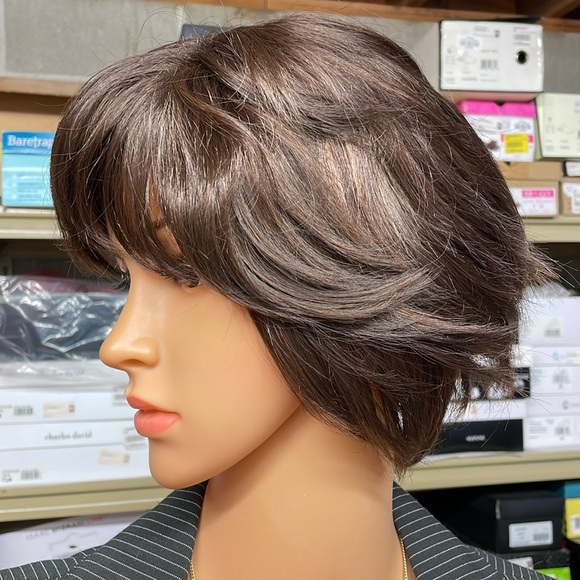NWT 9/8” short brown wig very subtle golden lights layered shaped waved bangs DP - Picture 2 of 15